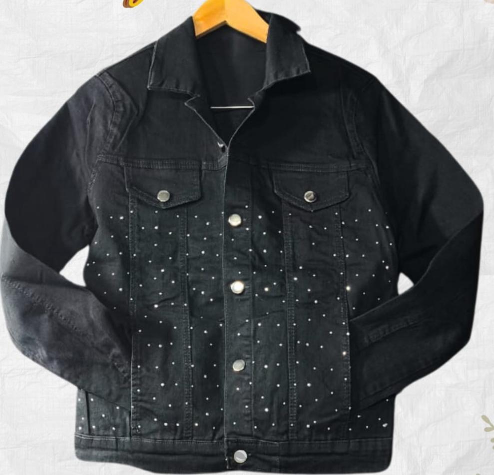 Campera de jeans c/strass en todo el frenre